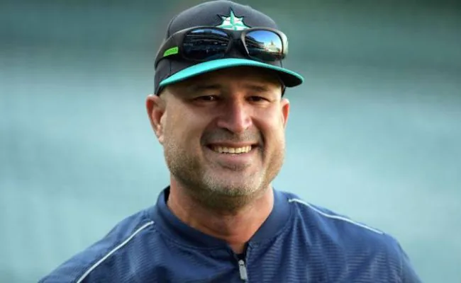 El dominicano Manny Acta fue despedido como coach del conjunto de los Marineros de Seattle
