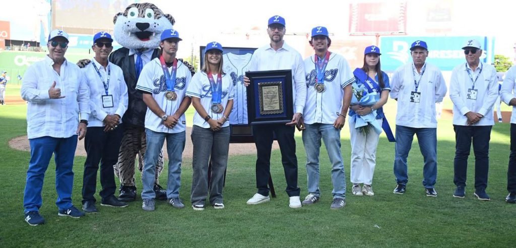 Hermanos Pigozzi protagonizan ceremonia del Licey