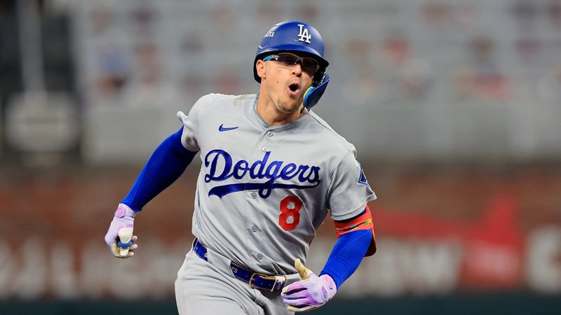 Roberts elogia a Kike Hernandez