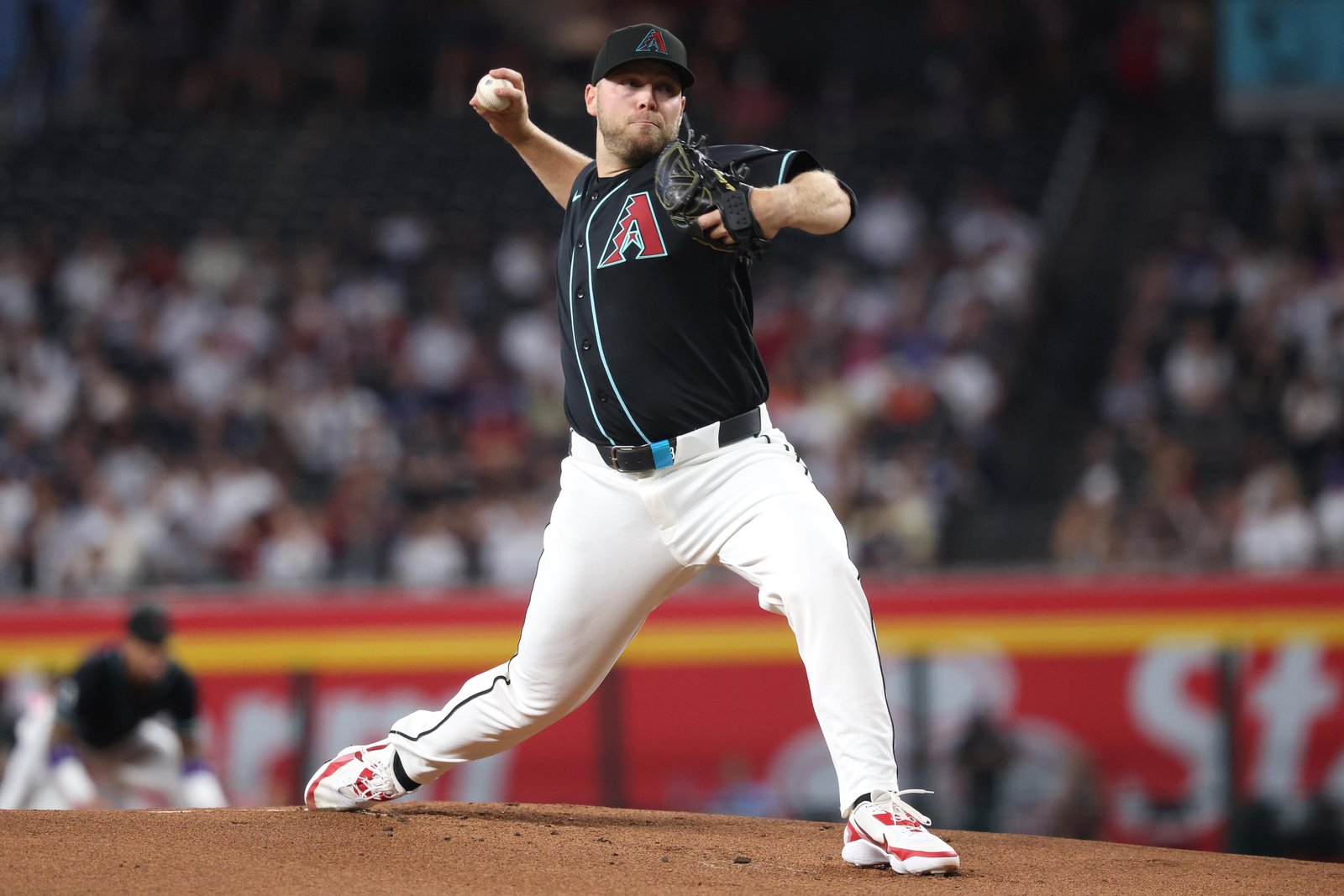 Corbin Burnes no se dará de baja, según los informes