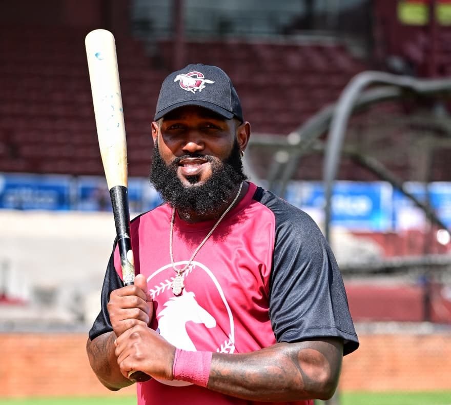 Ozuna se reporta a entrenamientos de Gigantes