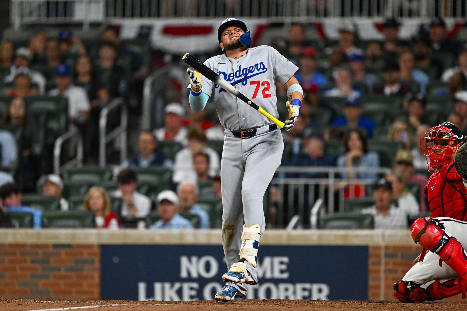Rojas sale lesionado; Dodgers a un triunfo