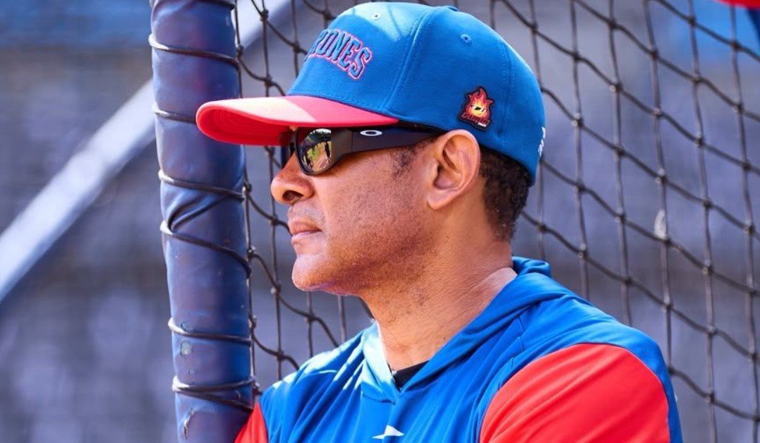 Fernando Tatis llega a Venezuela; Dirigirá a La Guaira