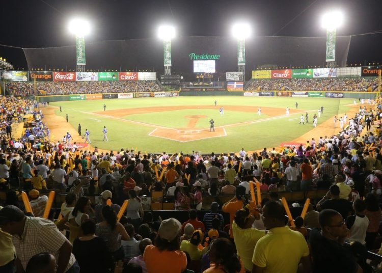 ¿Cuánto cuesta ser fanático del béisbol invernal dominicano? - Periódico elDinero