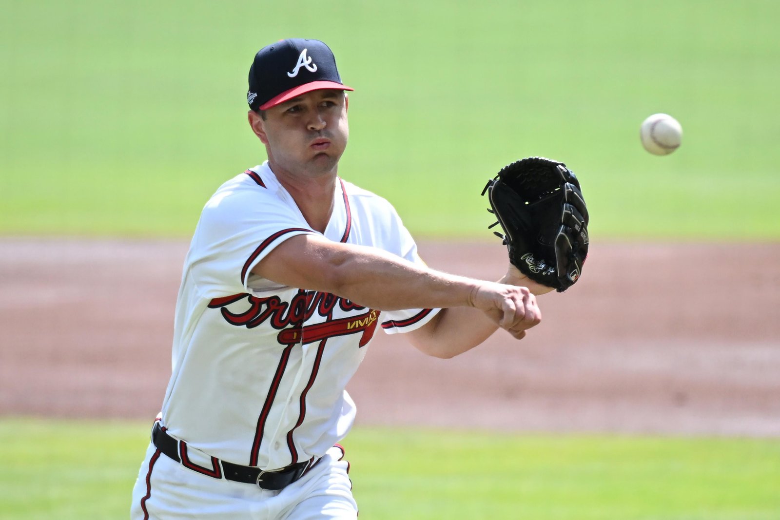Walt Weiss habla sobre las decisiones relativas al bullpen y la situación de la lesión de Tyler Mahle